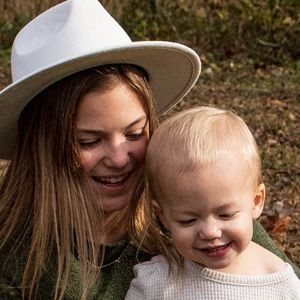 Meet your Posher, Ava